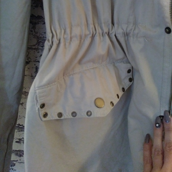 Drawstring jacket - Picture 3 of 6